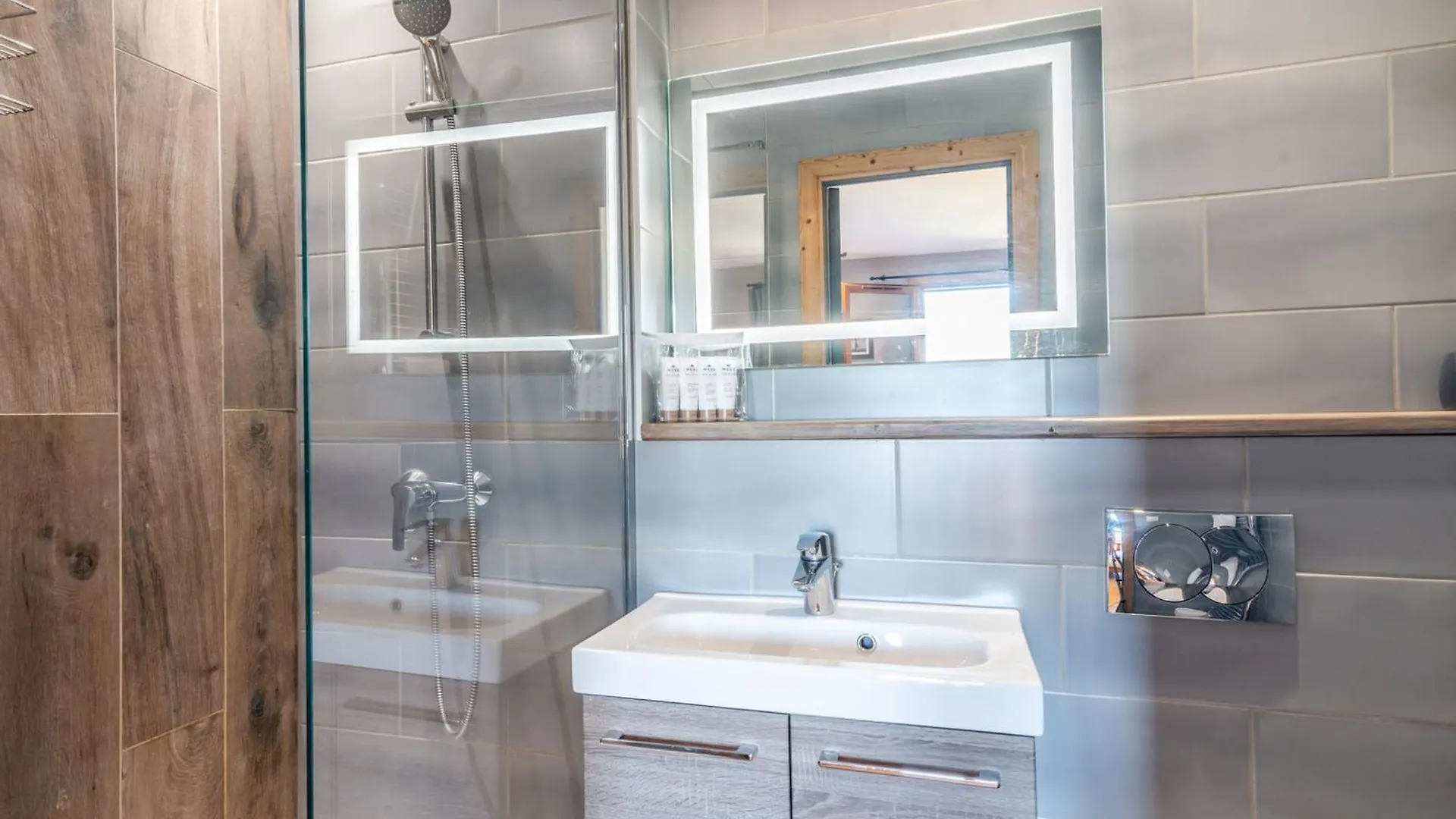 Superbe Duplex T5 Renove, 10 Pers, Garage, A 2 Pas Du Centre De Morzine - Fr-1-754-29 Apartment